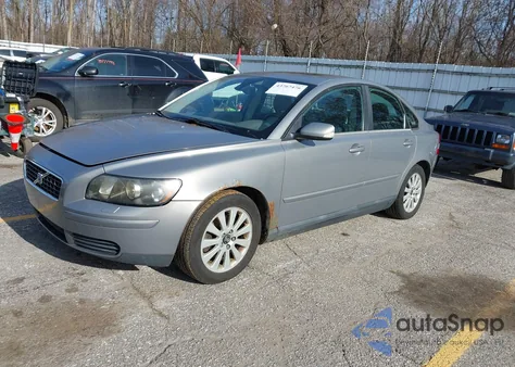 2004 Volvo S40 2.4I из США, поврежденный, VIN YV1MS382642028019